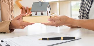 بازدید ملک در روز های کرونا و رعایت نکات بهداشتی برای جلوگیری از ابتلا5 (1)