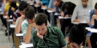 تعویق برگزاری آزمون استخدامی سال ۹۹/ استخدام ۸۸ هزار نیروی نهضتی و حق التدریس0 (0) علائمی که نشان می دهد سکته مغزی کرده اید و خبر ندارید ! اگر خستگی تان غیرطبیعی است و بی حسی دارید و چندین اما و اگر دیگر باید به پزشک مراجعه کنید، اولین علائم سکته مغزی را اغلب افراد نادیده می گیرند و یا با مشکل دیگری اشتباه. به گزارش اقتصادنیوز به نقل از نمناک ،براساس گزارشات یکی از اصلی ترین دلایل مرگ و میر در کشورهای پیشرفته سکته مغزی است، نوعی سکته که پیش از آمدن نشانه هایی در بدن فرد از خود بروز می دهد که ما آن را در غالب اولین علائم سکته مغزی خواهیم گفت. سکته خفیف و شدید هر دو علائم مشابهی دارند. حدود 90 درصد از کل موارد سکته مغزی از نوع سکته ایسکمیک هستند. سکته مغزی ایسکمیک این نوع سکته زمانی رخ می دهد که سرخرگی که خون را به مغز می رساند، بسته شود. بسته شدن رگ خونی علل گوناگونی مانند رسوب چربی ها در شریان ها (آترواسکلروز)، بی نظمی ضربان قلب و ایجاد یک لخته خون دارد. سکته مغزی هموراژیک این نوع سکته زمانی رخ می دهد که یک رگ خونی در مغز پاره شود و باعث خونریزی در مغز شود. حمله ایسکمیک گذرا گرفتگی رگ خونی باعث می شود یک سکته مغزی ناقص رخ می دهد. این حمله ایسکمی گذرا باعث آسیب دائمی مغز نمی شود اما علائمی را ایجاد می کند که چند دقیقه و یا حتی چند ساعت طول می کشند پس نباید از این حالت چشم پوشی کنید. با دانستن علائم سکته ی خفیف درمان را هرچه سریعتر شروع کنید زیرا از هر سه نفری که دچار سکته خفیف می شوند تقریبا 1 نفر سکته مغزی را تجربه می کند. اولین علائم سکته مغزی در زنان و مردان نشانه هایی که در زیر به آنها اشاره می شود اولین علائم سکته مغزی است که احتمالا فرد آنها را نادیده می گیرد یا با مشکل جسمی دیگر اشتباها مرتبط می سازد. 1- سردردی شبیه سردرد میگرن رالف پروفسور مغز و اعصاب دانشگاه میامی می گوید :سردردهای میگرنی می تواند زمینه ساز سکته مغزی باشد چون همان نشانه های اعصاب را دارد به همین منظور به افرادمبتلا می گوییم این بیماری را مثل سکته مغزی جدی گرفته و درمان کنند. نشانه های میگرن ضربان های کند و قوی درد ضربان دار 85 درصد حساسیت به نور80 درصد حساسیت به صدا 76درصد حالت تهوع 7 درصد درد در یک طرف سر 59 درصد تغییرات بینایی تاری دید 44 درصد استفراغ 29 درصد 2- آفازی یا مشکل در تکلم همانطور که می دانید آمریکا و خیلی از کشورهای دیگر درحال برخورد با بیماری های واگیردار و تجویز نامناسب داروها توسط پزشکان هستند؛ سالهاست که در دنیای امروزی با پزشکان به دلیل تجویز زیاد دارو مشکل داریم، لکنت زبان عوارض خیلی از داروهاست و بسیاری افراد به دلیل تجویز پزشک به مرور دچار لکنت زبان شده اند اما اگر لکنت زبان یک مشکل پس از مصرف دارو نیست سریعا به پزشک مراجعه کنید مخصوصا اگر با علائم دیگر مرتبط با سکته همراه باشد. افرادی که دچار حمله ی گذرا ایسکمیک می شوند، ممکن است به طور موقت قادر به صحبت کردن نباشند یا نتوانند به درستی کلمات را بیان کنند. از دیگر مشکلات تکلم و صحبت کردن، مشکل در درک و فهمیدن صحبت دیگران است. مشکل در صحبت کردن نشان می دهد که انسداد در عروق نیمکره ی غالب مغز اتفاق افتاده است. 3 - خستگی ناگهانی نقص های شناختنی ناگهانی در جامعه پرسرعت امروزی رایج است، ساعت های زیادی راکارمی کنیم و حتی زمانی که مسافرت میرویم مسئولیت های بیشتری رابه عهده داریم؛ خستگی موجب زایش مشکلات فکری می شود با این حال اختلال شناختی آشکارا قابل توجه است. دکتر برینگتون اضافه می کند در این شرایط و افزایش موج خستگی ممکن است هر بار به کلمه هایی که فراموش کرده اید و می خواهید بگویید فکر کنید اما خیلی طول نمی کشد که نمی توانید فکرکنید تا چیزی بگویید و همان کلمات را به زبان بیاورید. 4- بی حسی بعد از اینکه از خواب بیدار شدید غیرمعمول نیست که یک یاد و اندام خواب رفته شده باشد که به عنوان عصب فشرده شناخته می شود اما اگر تجربه بی حسی یا ضعف طولانی مدت را در یک طرف بدن دارید و می خواهید از زیاد شدن آن جلوگیری کنید سعی کنید همزمان دست خود را بالا ببرید اگر یک دست بیفتد ممکن است علائم سکته را داشته باشید. 5 - مشکلات بینایی خستگی باعث اختلال در بینایی می شود همچنین کهولت سن و نزدن عینک یکی از مشکلات در بینایی است اما این ضعف بینایی اگر با مشکلات دیداری مثل گیجی، دوبینی، از بین رفتن نور چشم همراه شود نشانه سکته مغزی است. این اختلال با نام amaurosis fugax نیز شناخته می شود که در آن بینایی فرد در یک یا دو چشم به طور ناگهانی از بین رفته یا مختل می شود. این اتفاق ممکن است برای چند ثانیه یا دقیقه طول بکشد و از بین برود. علائم سکته خفیف چیست؟ شایعترین علائم سکته خفیف عبارتند از : دیزاتری یا ضعف عضلات مربوط به صحبت کردن گیجی مشکلات تعادلی مور مور شدن کاهش سطح هوشیاری سرگیجه بیهوش شدن حس غیرطبیعی چشایی و بویایی ضعف یا بی حسی در یک سمت از بدن یا صورت زمان بروز علائم سکته مغزی چه باید کرد؟ علائم سکته مغزی را نادیده نگیرید و معطل نکنید. هر یک دقیقه حیاتی است، پس فورا خودتان را به پزشک برسانید. اگر بیش از چند دقیقه یکی یا چند تا از علائم سکته مغزی را داشتید، به اورژانس (115) زنگ بزنید.