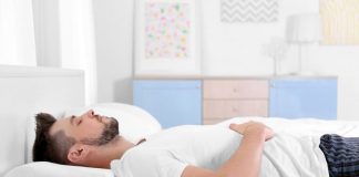 عوارض خوابیدن بدون بالش که تاکنون نشنیده اید !0 (0) عوارض خوابیدن بدون بالش