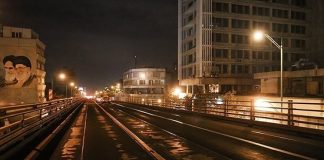 تصاویر دیدنی از خیابان های تهران در شب یلدای 990 (0) تصاویر دیدنی از خیابان های تهران در شب یلدای 99