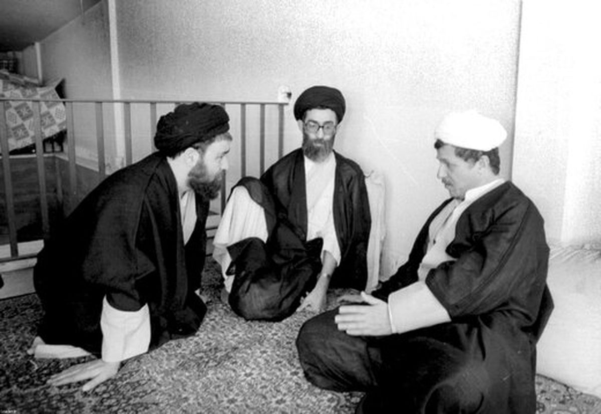 عکس دیده نشده سران قوا در حیاط خانه هاشمی رفسنجانی