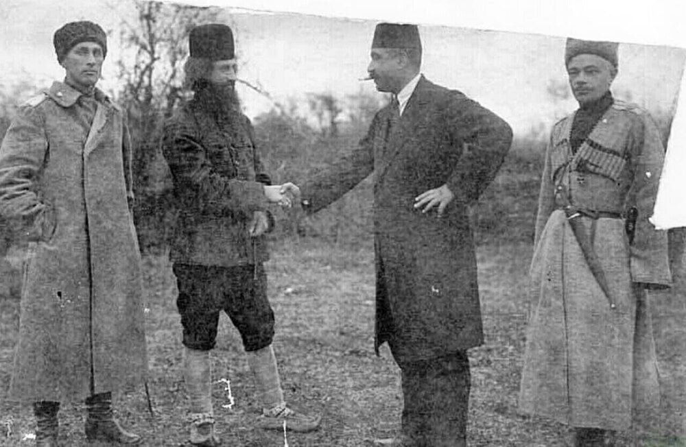 عکس نایاب از سردار جنگلی ( میراز کوچک خان ) در دوران حکومت احمدشاه قاجار